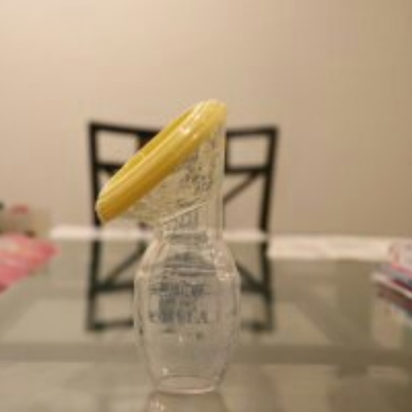 NEW 2pk Milk Saver Milk Catcher Manual Breastpump - Picture 5 of 6